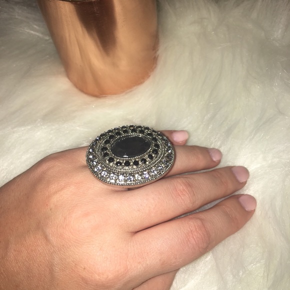 Statement Ring - Picture 4 of 5